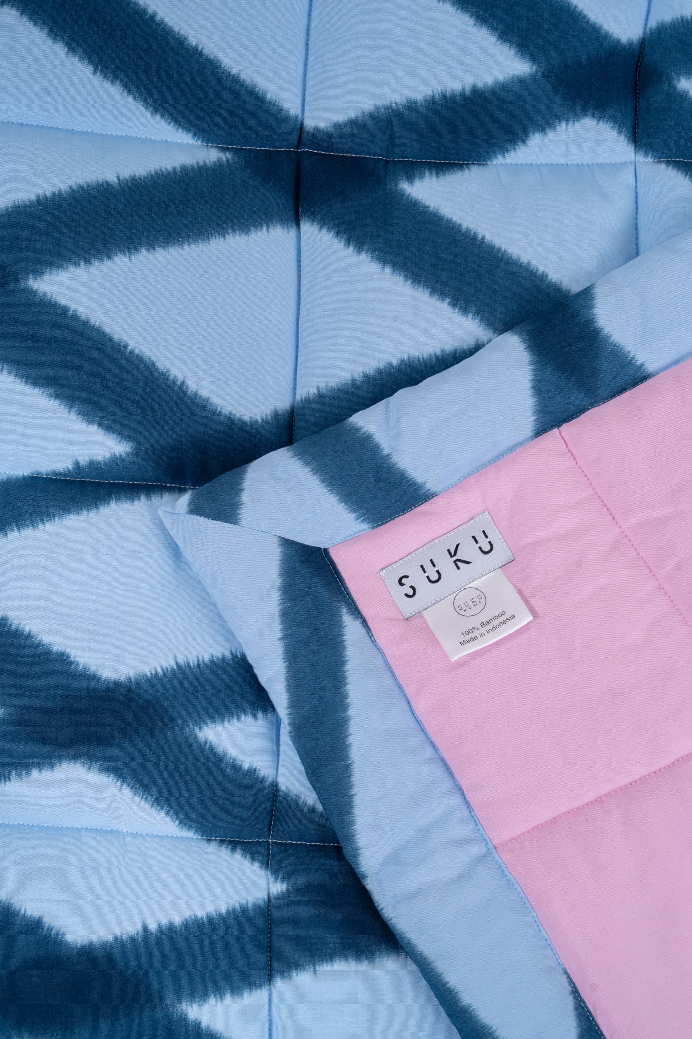 Blue Diamond Bobo Puffer Blanket