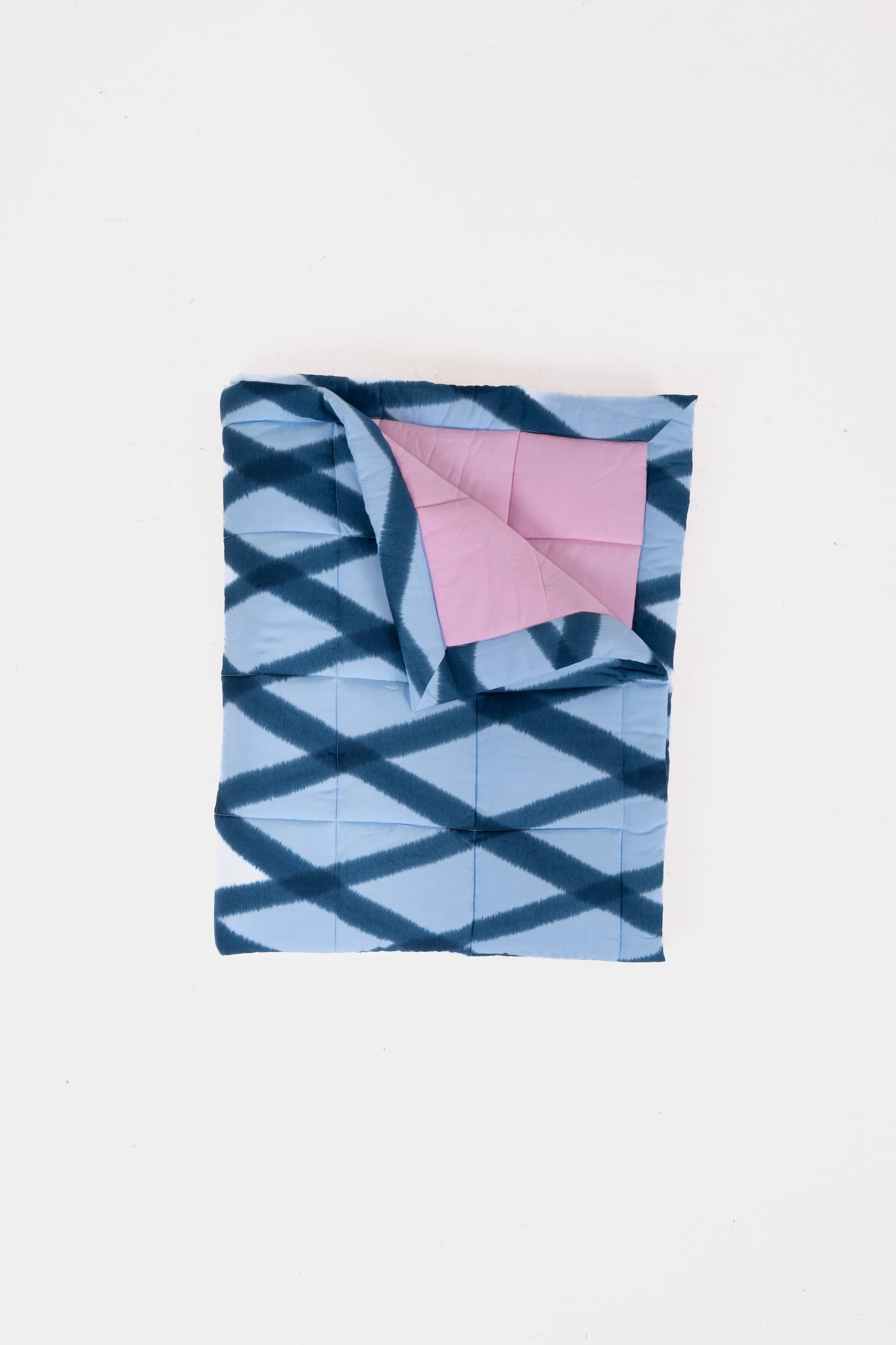 Blue Diamond Bobo Puffer Blanket